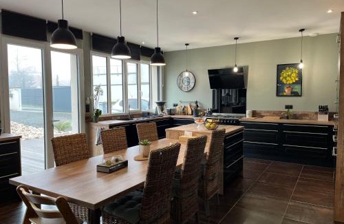 Change House | Unforgettable Stay at Le Paddock - 9.5/10 Guest Rated