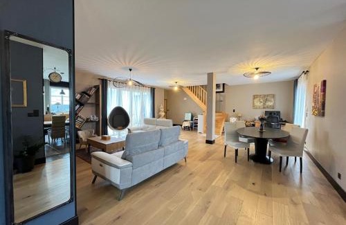 Change House | Unforgettable Stay at Le Paddock - 9.5/10 Guest Rated