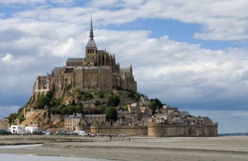 Saint-Jean Apartment | Discover Le Palais des Glaces - Child Friendly Retreat