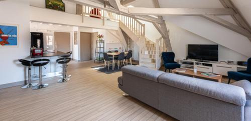 Dijon Centre Ville Apartment | Exceptional Stay at Le Palais - 4-Star Family Friendly Hotel