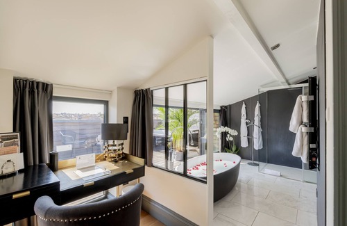 Saint Seurin - Fondaudege Hotel | Indulge at Le Palais Gallien Hôtel & Spa - 5-Star Retreat