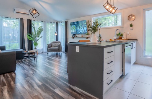 Pont-Rouge Ski Chalet | Relax at Le Palmier de Portneuf: Hot Tub, Pool & Trails