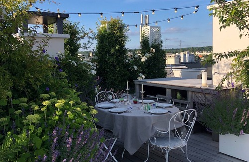 Notre-Dame Apartment | Elegant Le Panoramique - Family-Friendly Stays in Versailles