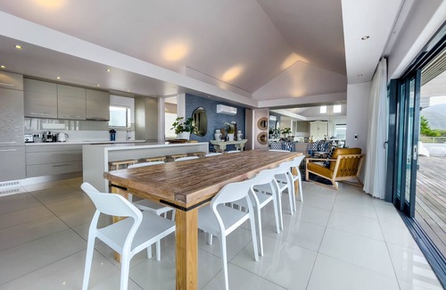Hermanus City-Centre Apartment | Explore the Elegance of Le Paradis Penthouse Apartment