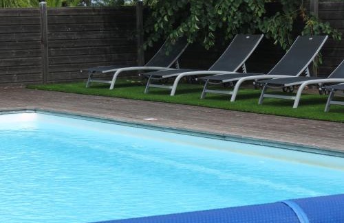 Ars-en-Re Hotel | Le Parasol: Pet-Friendly Retreat with Pool & Breakfast