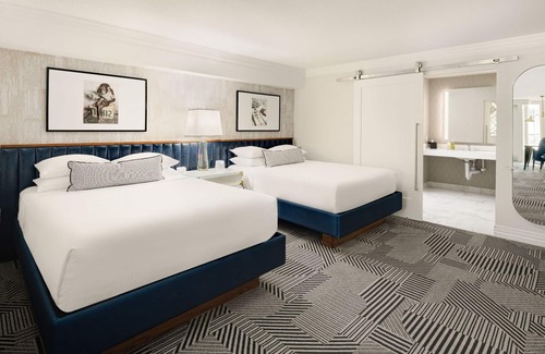 Tri-West Hotel | Relax at Le Parc at Melrose: 4-Star Comfort Awaits
