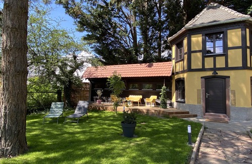 Ostheim House | Unforgettable Stay at Le Parc du Séquoia: Former Apiary Retreat