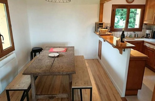 La Feclaz House | Experience Tranquility at LE Pareïs in LES Deserts