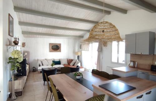 Le Bois-Plage-en-Re House | LE PATIO: Cozy Home Steps from the Ocean and Pet Friendly