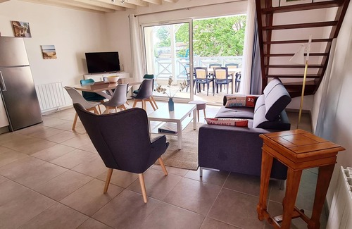 Andernos-les-Bains Apartment | Idyllic Retreat at Le Patio Saint Georges with Ocean Views