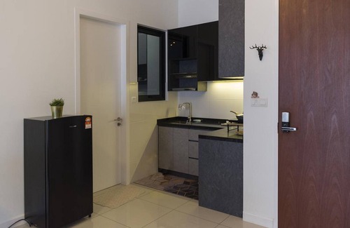 Bandar Puteri Puchong Apartment | Comfortable Stay at Le Pavillion Puchong with Pool Access