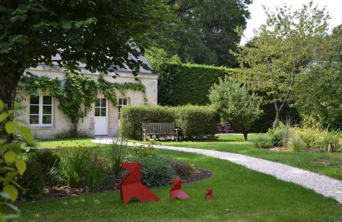 Rochecorbon House | Family-Friendly Stay at Le Pavillon de la Lanterne - 9.3/10