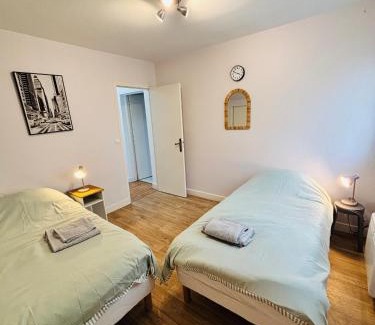 Gien House | Le Pavillon G aillard - Maison de 5 chambres
