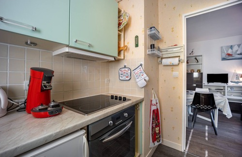 Bernieres-sur-Mer Apartment | Oceanfront Escape: Le Pavois, Steps from the Beach