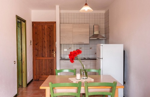Santa Teresa di Gallura Apartment | Exceptional Le Pavoncelle: 1Km to Beach with Ocean Views