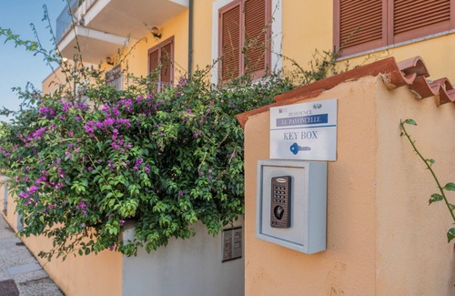 Santa Teresa di Gallura Apartment | Exceptional Le Pavoncelle: 1Km to Beach with Ocean Views