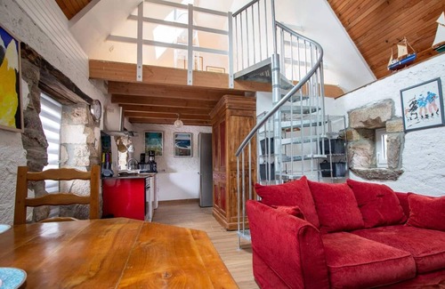 Combrit House | Embrace Authenticity at Genuine Breton Penty - 10/10 Rated