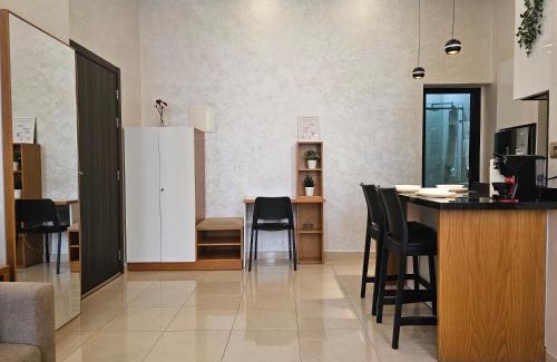 Tetouan Apartment | Charming Le Petit Bijou: Family-Friendly with Hot Tub