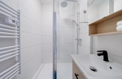 Quartier Beauregard-Boufflers-Buthegnemont-Boudonville Apartment | Welcoming Le Petit Calypso: Family-Friendly Getaway