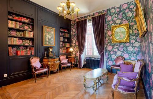 Barbizon Bed & Breakfast | Relax at Le Petit Château de Barbizon with Pool & Ocean View