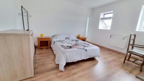 Avesnes-sur-Helpe Apartment | Cozy Studio at Le Petit Château Avesnois with TV & WIFI