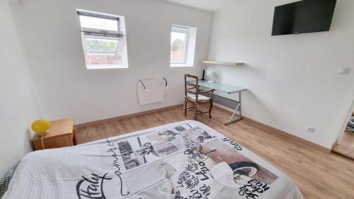 Avesnes-sur-Helpe Apartment | Cozy Studio at Le Petit Château Avesnois with TV & WIFI