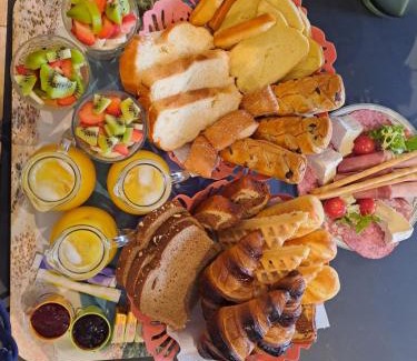 Levie Ski Chalet | Cozy Retreat at Le Petit Chalet de Charlène for Families