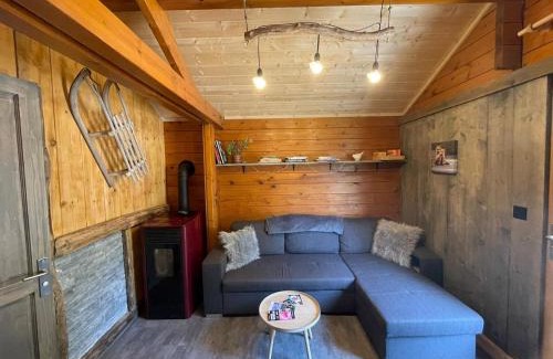 Legna Ski Chalet | Pet-Friendly Retreat: Le Petit Chalet du Mouralet, Rated 9.1