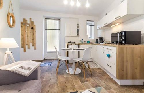 Saint-Aignan-Grandlieu House | Oceanfront Escape at Le Petit Clos: Guest Rated 9.3/10