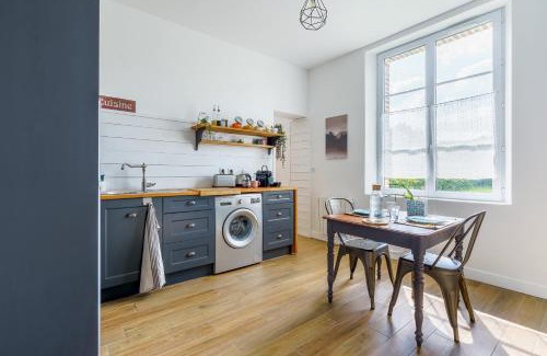 Le Meux Apartment | Pet-Friendly Retreat: Le Petit Cocon, Rated 9.2/10!