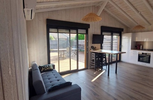 Cazaux Ski Chalet | Discover le Petit Coin Tranquille: Family & Pet Friendly Stay