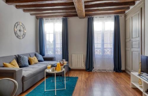 Dreux Apartment | Central Le Petit Drouais: Pet-Friendly Comfort Awaits