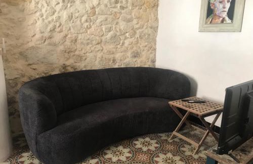 Coursan Apartment | Budget-Friendly Stay at le Petit - Guest Rated 7.4/10