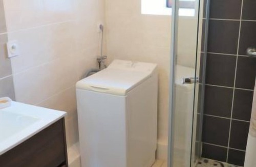Jayac House | Explore Le Petit Gîte: Pet-Friendly Stay with Spa & Breakfast