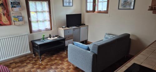 Saint-Hellier House | Guest Rated: Le petit gîte de la Varenne - Family Friendly Stay