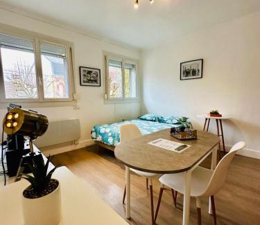 Charleville-Mezieres Apartment | Discover Le Petit Gambetta: Budget-Friendly Stay Awaits