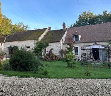Etrechy Bed & Breakfast | Le petit jardin du Coudray