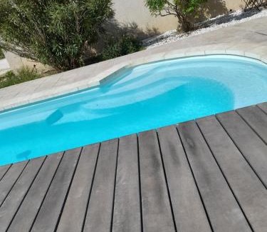Gard Rhodanien House | Experience Oceanfront Bliss at Le Petit Mazet