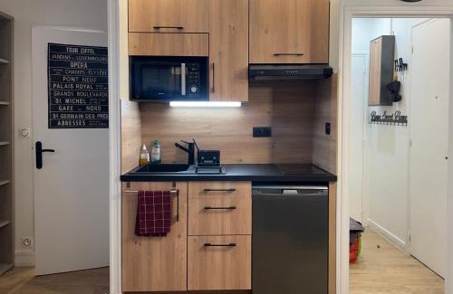 Quartier du Petit-Montrouge Apartment | Discover Le Petit Montsouris - Family-Friendly Retreat