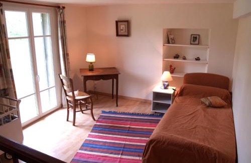 Nailly House | Cozy Retreat Surrounded by Nature with Family-Friendly Amenities