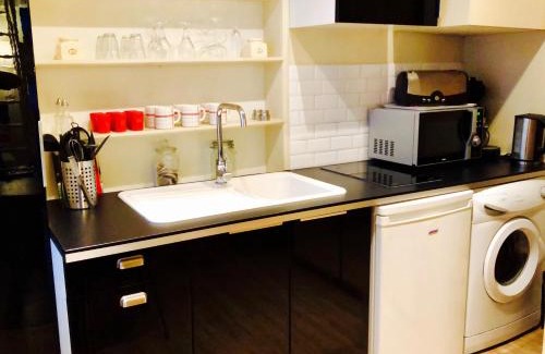 Notre-Dame Apartment | Pet-Friendly Haven at Le Petit Neptune for Family Getaways
