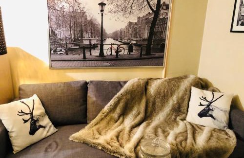 Notre-Dame Apartment | Pet-Friendly Haven at Le Petit Neptune for Family Getaways