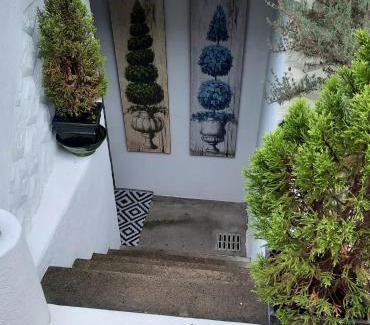 Bergerac Apartment | Discover Le Petit Nicol: Pet-Friendly Retreat Rated 9/10