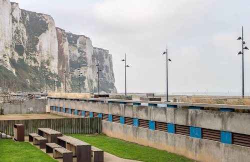 Le Treport Apartment | Oceanfront Bliss at Le Petit Pélican - Ideal for Families