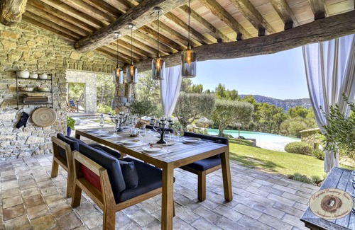 Le Beausset Villa | Experience Le Petit Paradis Amidst Olive Groves and Ocean Views