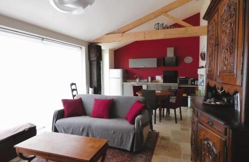 Gizeux Apartment | Relax at Le Petit Pré: Oceanfront Gîte with Pool Access