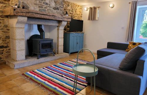 Lanrodec House | Charming Stay at Le Petit Quinquis: Pet & Child-Friendly Retreat