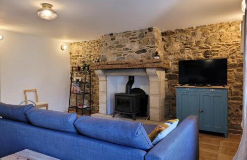 Lanrodec House | Charming Stay at Le Petit Quinquis: Pet & Child-Friendly Retreat