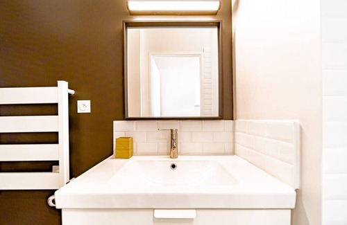 Saint Michel - Mairie Apartment | Cozy Le Petit Reinach Apartment Near Saxe-Gambetta