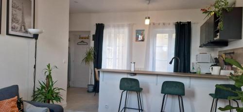 Vendome Apartment | Pet-Friendly Retreat at Le Petit Rochambeau - Rated 8.6/10